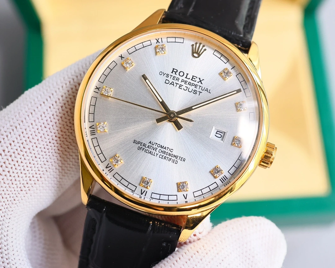 シルバー 33600 / ゴールド 33650 Rolex(ロレックス)。316Lステンレススチール、サファイアクリスタル、自動巻き機械式、サイズ 40mm、防水仕様、実物写真