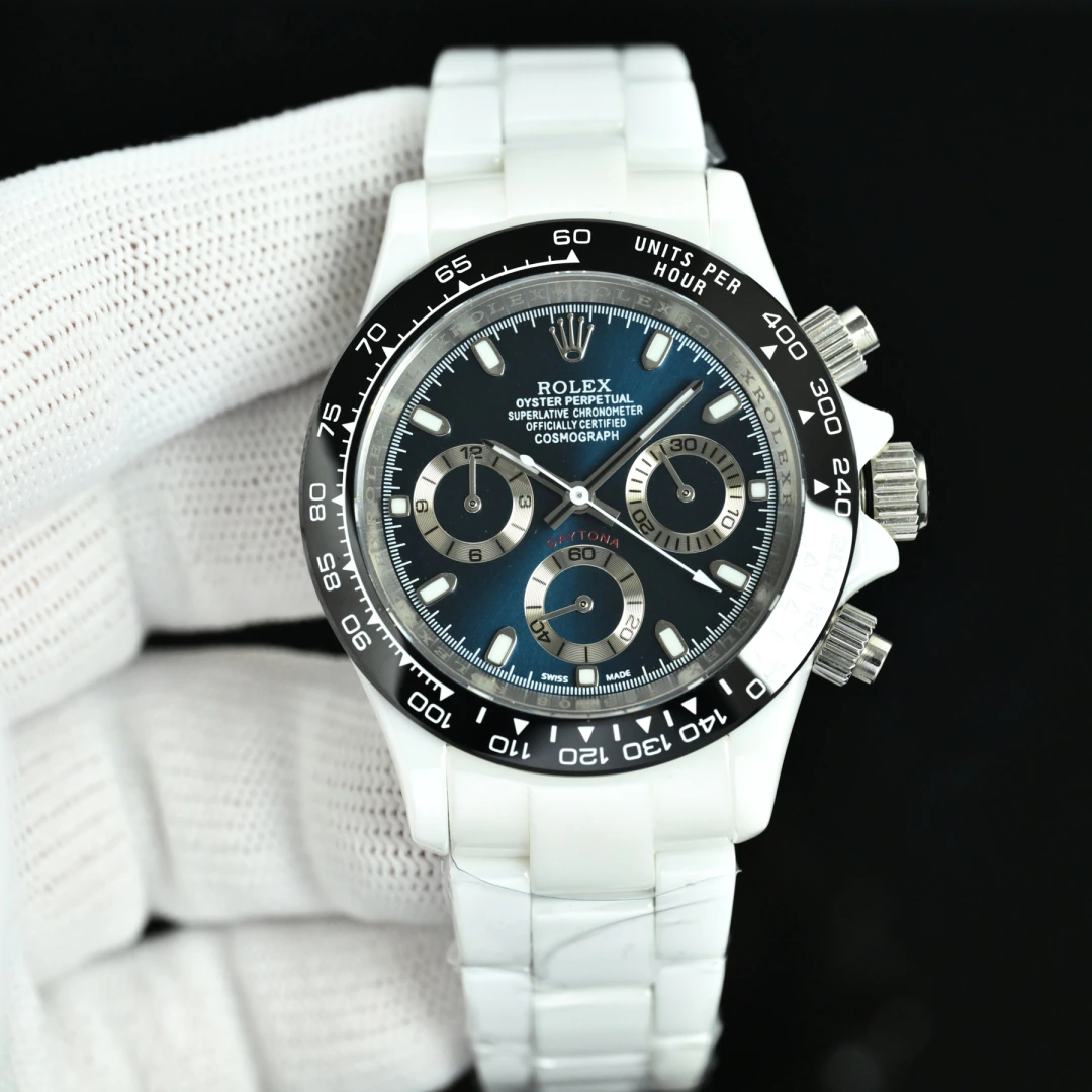 Rolex(ロレックス) デイトナ。メンズ、セラミックケース、セラミックブレスレット、コーティング済みミネラルガラス、クォーツ・クロノグラフ、サイズ 43mm、夜光。 記載コード:X43