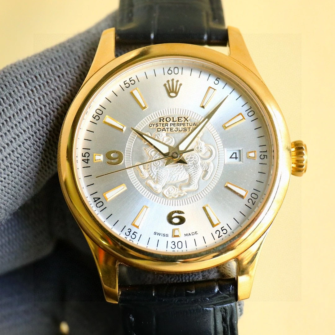 シルバー 33600 / ゴールド 33650 Rolex(ロレックス)。メンズ、316Lステンレススチール、サファイアクリスタル、カーフレザー、ムーブメント 8215、サイズ 40mm、防水 100m、パワーリザーブ約48時間