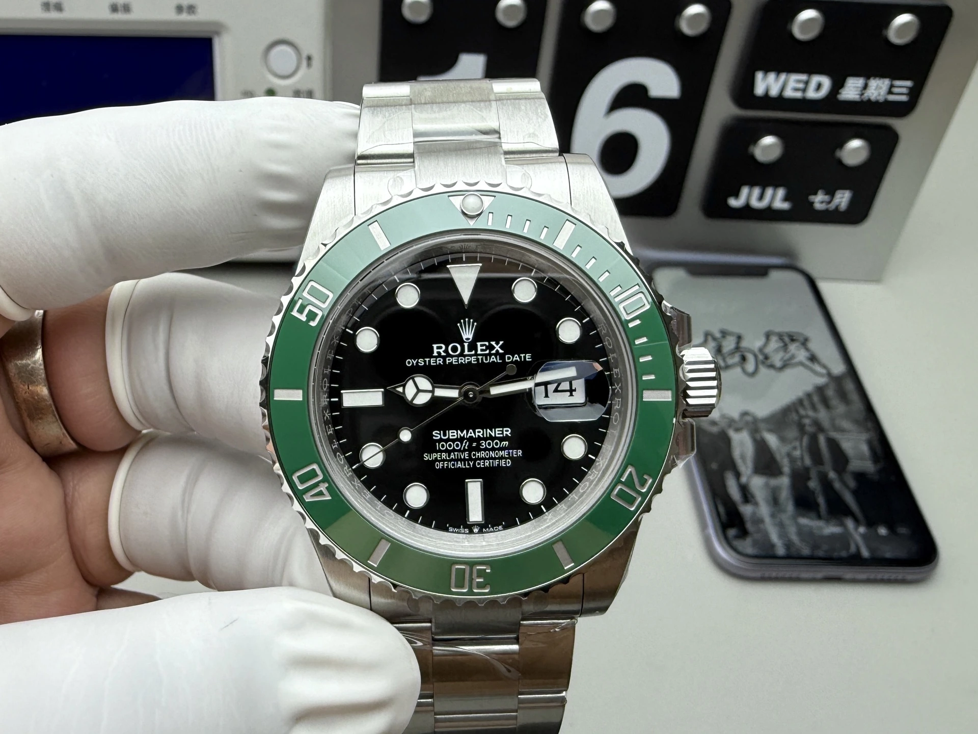 VS Rolex（ロレックス） サブマリーナ。出荷前実物写真