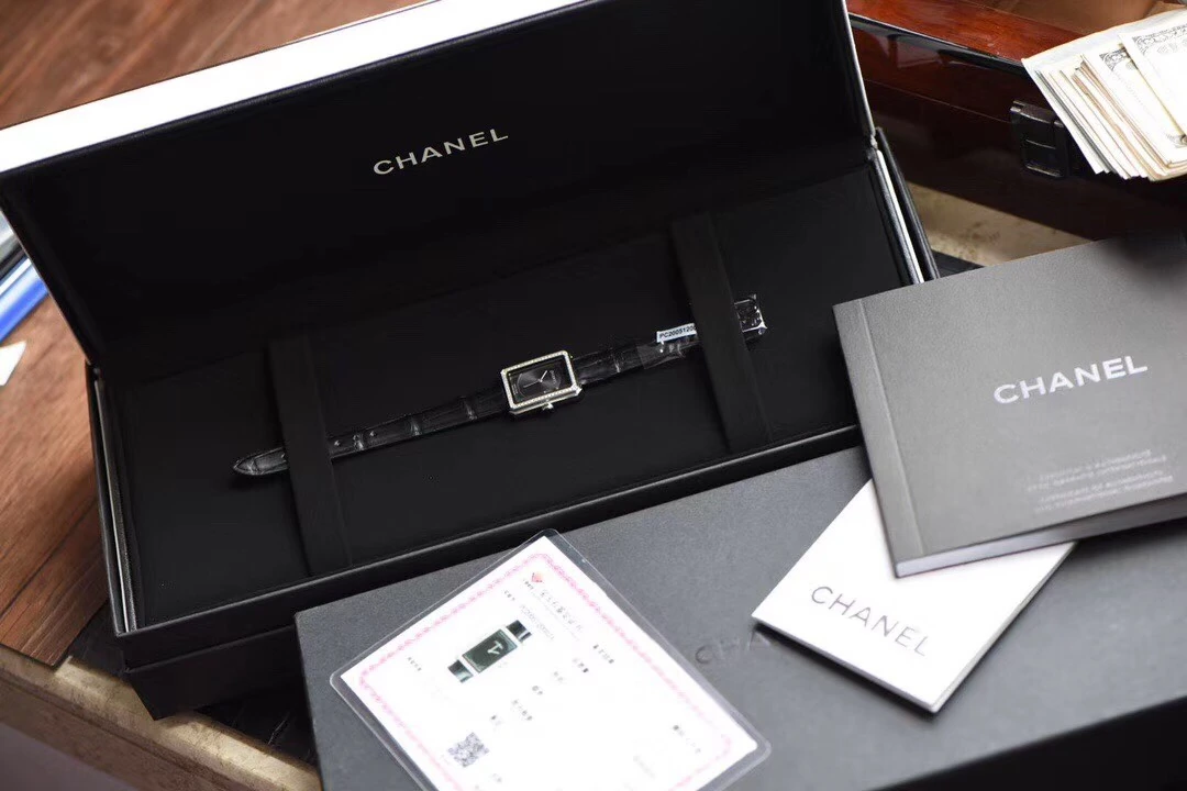 CHANEL boy.friend 腕時計