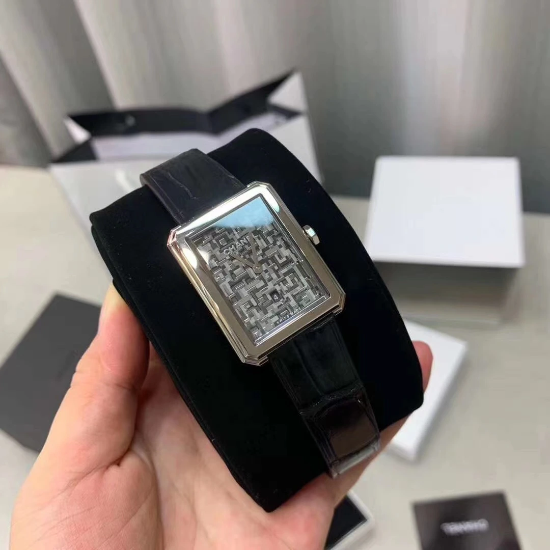 CHANEL Boy 腕時計