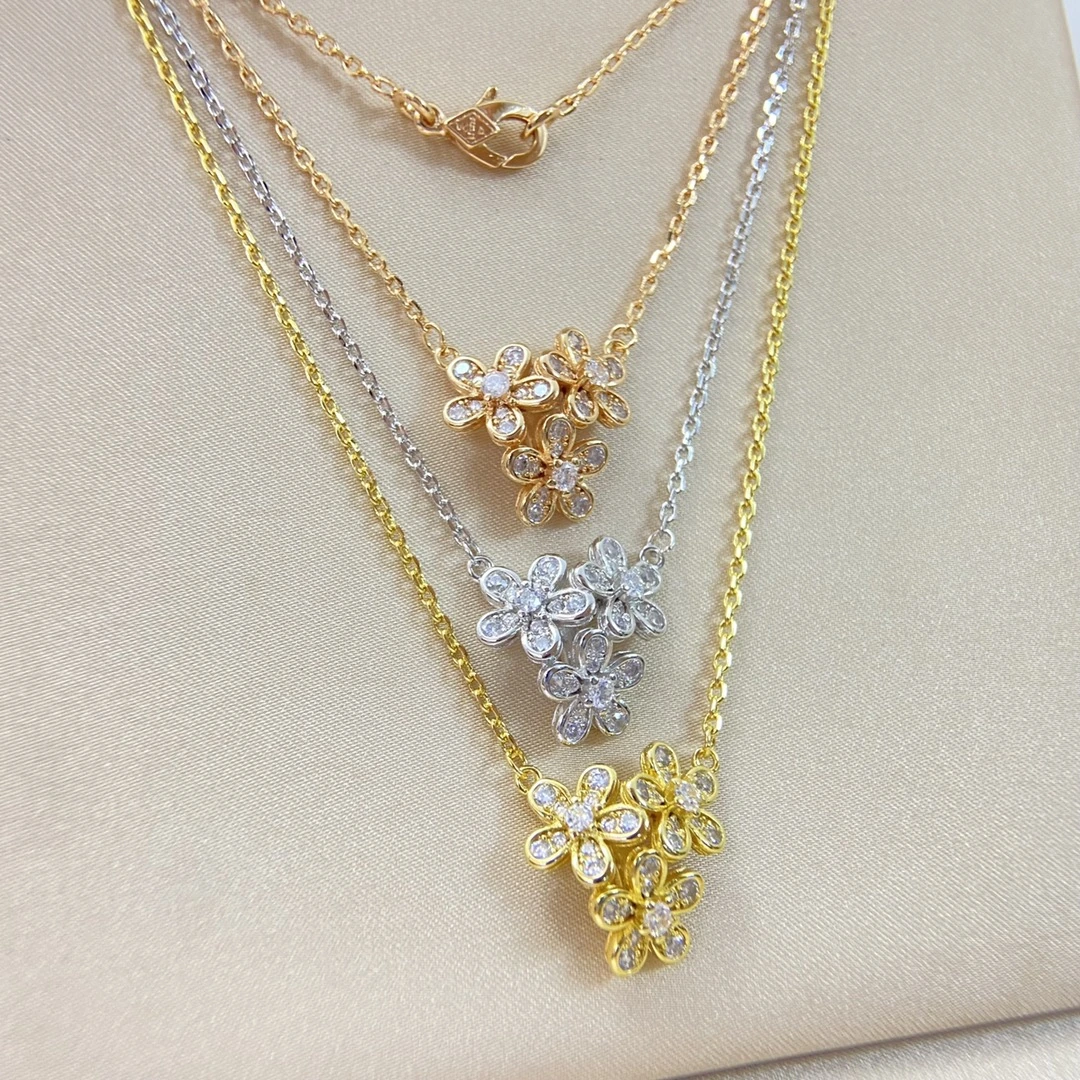 Van Cleef & Arpels(ヴァンクリーフ&アーペル / VCA)ネックレス 新作VCA龙虾扣フルパヴェ三合一五叶草ネックレス 品番:BBM1353285