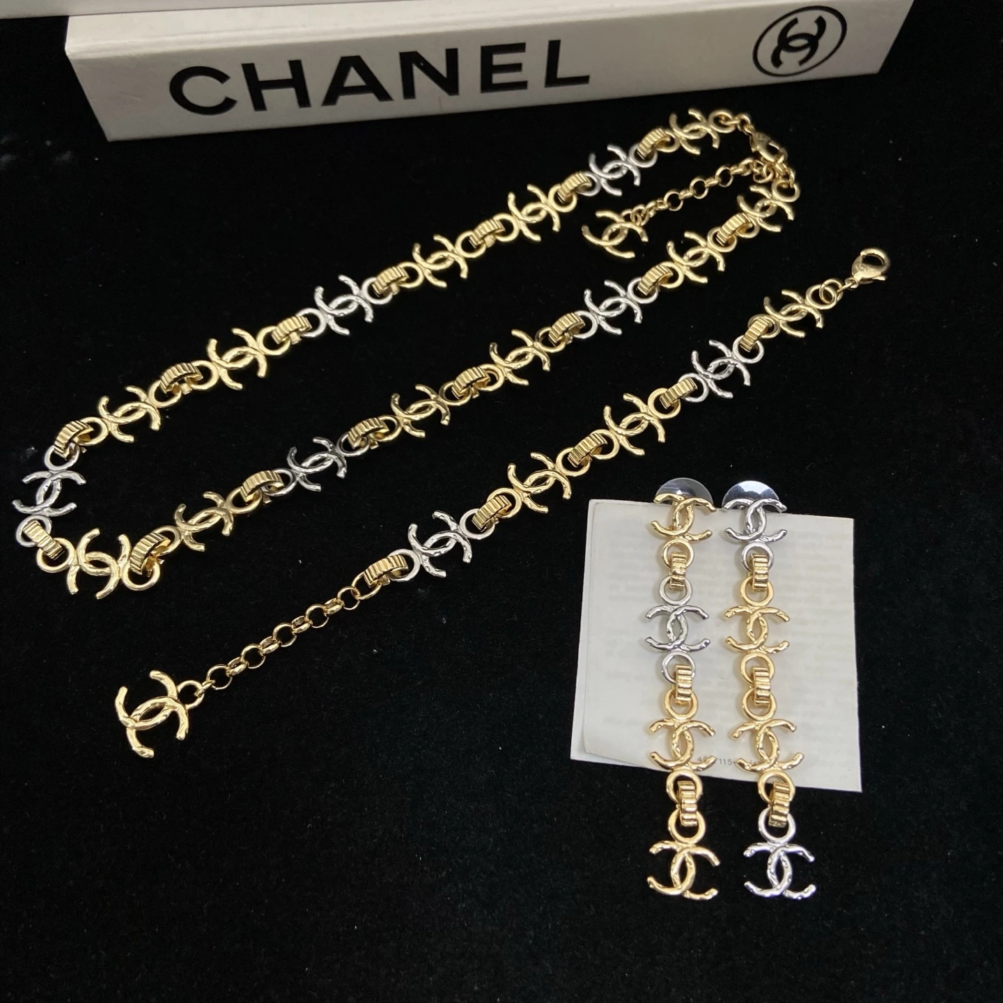 🦢Chanel(シャネル / Chanel)26PゴールドシルバーツートンチェーンダブルCネックレス➕ブレスレット➕ピアスシリーズ~