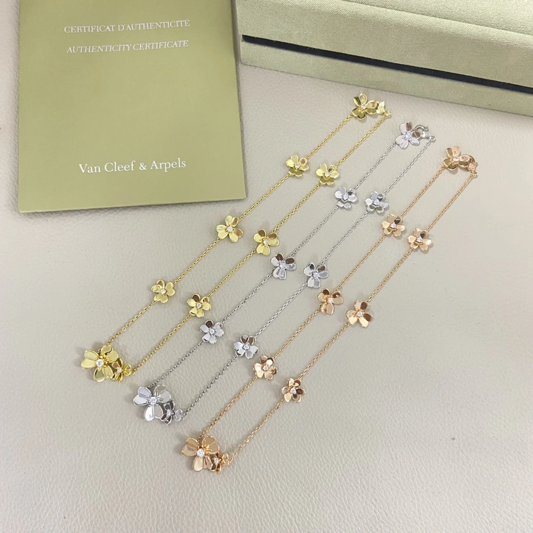 Van Cleef & Arpels(ヴァンクリーフ&アーペル / VCA)ネックレス FKXLM003-080新作鏡面8花シャムロックネックレス 品番:DDM250475