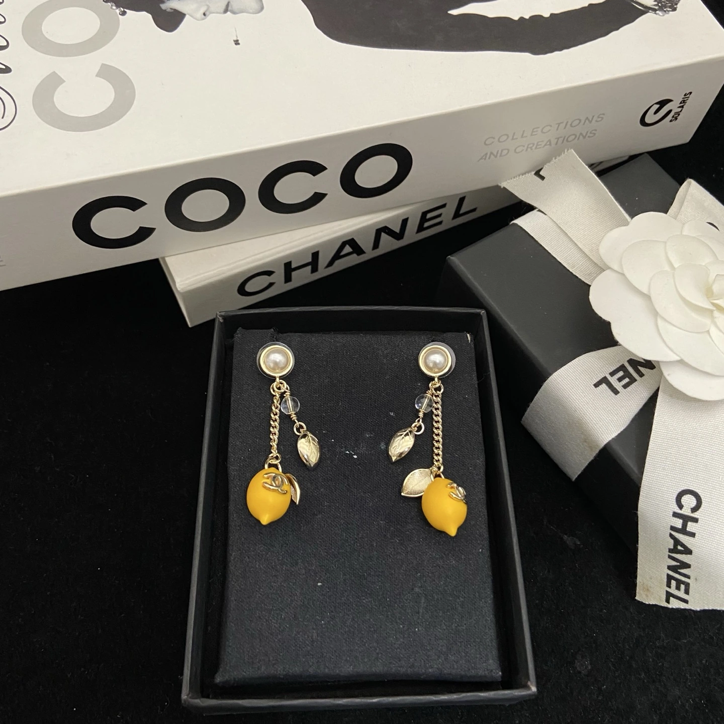 今日の新作🌟 🦢Chanel(シャネル / Chanel)Chanel(シャネル / Chanel)新作レモン🍋ピアス 肌を白く見せ、デザインがキュートでリゾート感たっぷり🏖️