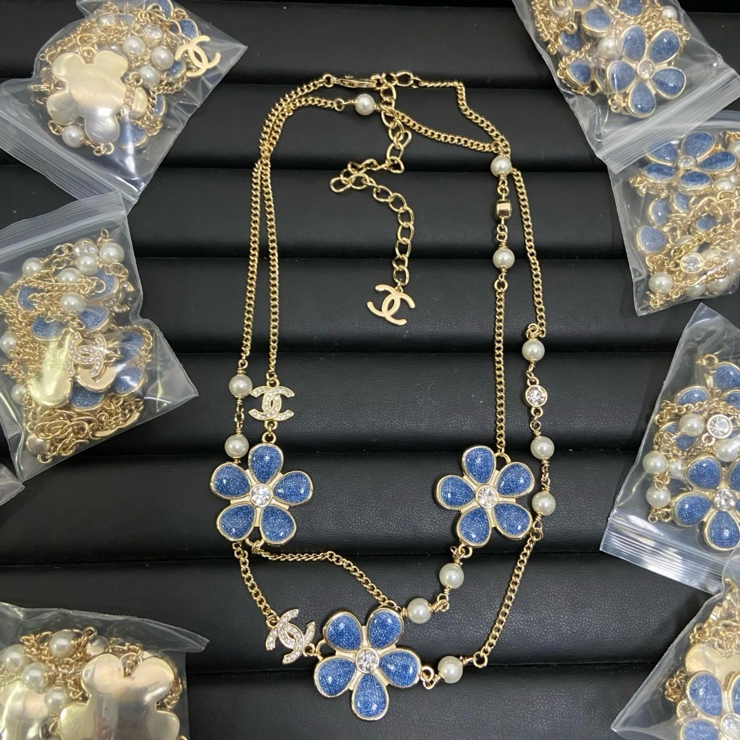 Chanel（シャネル / Chanel）Chanel（シャネル / Chanel）26c蓝花双Cロングネックレス入荷
