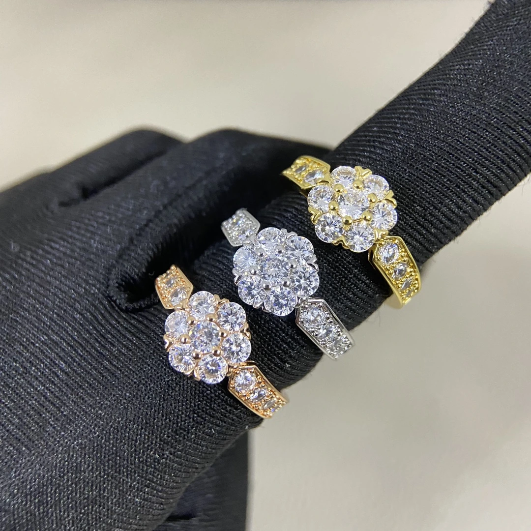 Van Cleef & Arpels(ヴァンクリーフ&アーペル / VCA)リング FKJZM0008-030新作フルパヴェフラワーリング サイズ:6.7.8# 品番:BHM025220