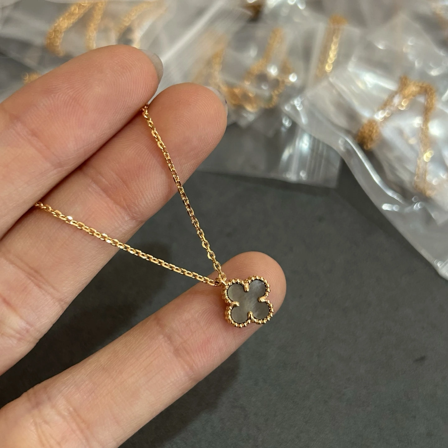 Van Cleef & Arpels(ヴァンクリーフ&アーペル / VCA)VCAミニクローバーネックレス到た