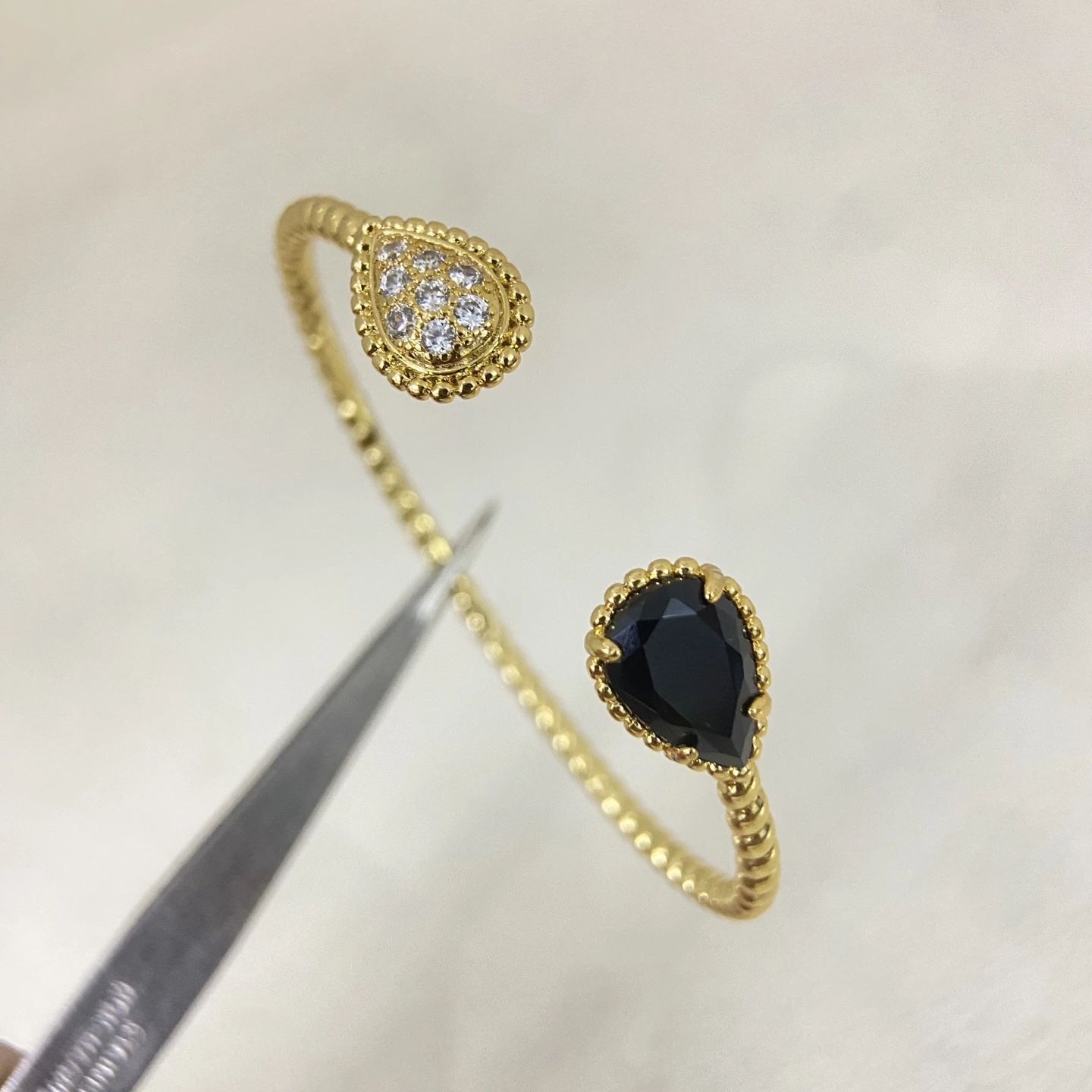 Boucheron(ブシュロン / Boucheron)ブレスレット BSSZL0004-060新作ダイヤモンド留め珠边ブラック滴水ブレスレット 品番:COL2337352