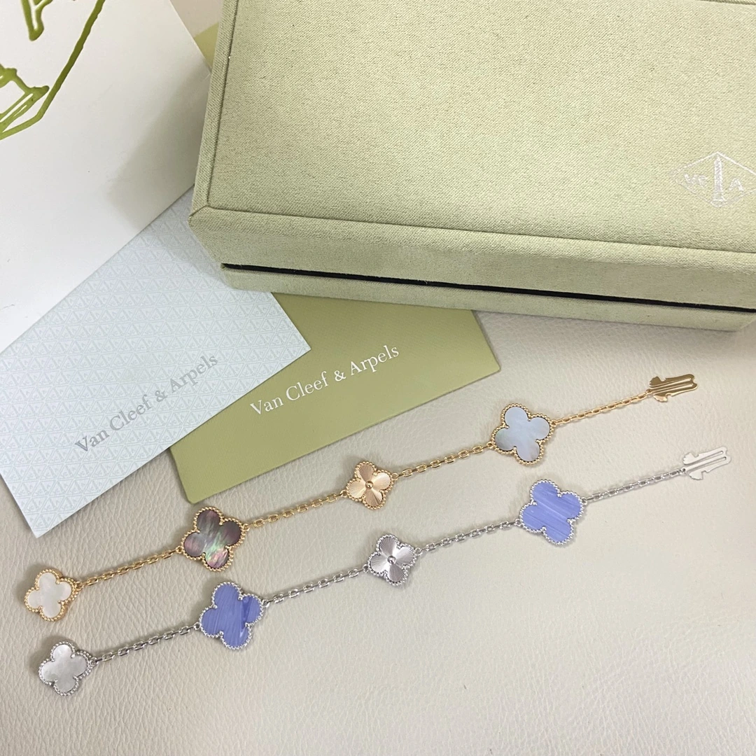Van Cleef & Arpels(ヴァンクリーフ&アーペル / VCA)ブレスレット FKSLM0009-040新作クローバー4フラワーブレスレット 品番:DM3272.50464