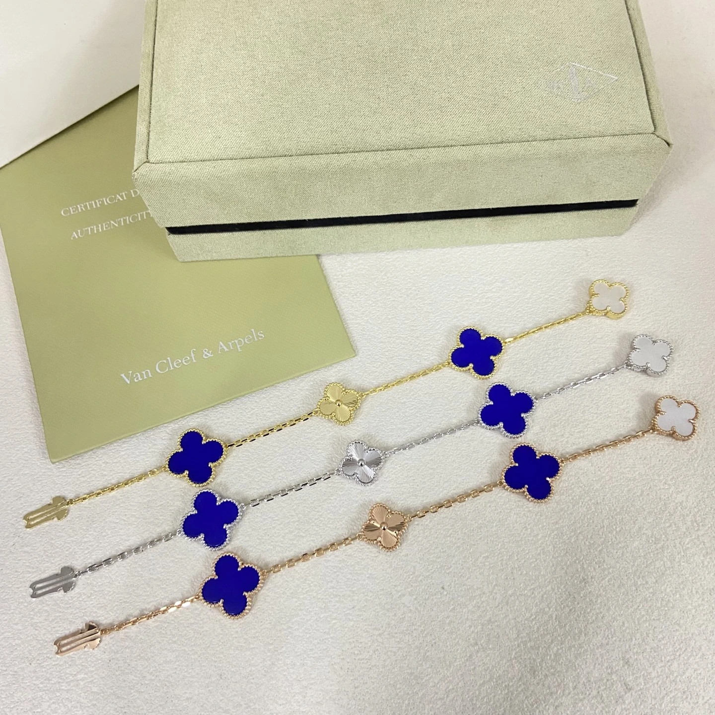 Van Cleef & Arpels(ヴァンクリーフ&アーペル / VCA)ブレスレット FKSLM0014-080新作クローバー4フラワーブレスレット 品番:DGM248464