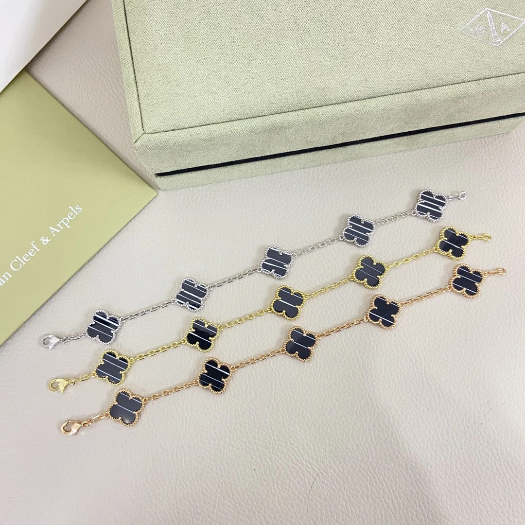 Van Cleef & Arpels(ヴァンクリーフ&アーペル / VCA)ブレスレット 新作ツートンブラックオニックス5フラワーブレスレット