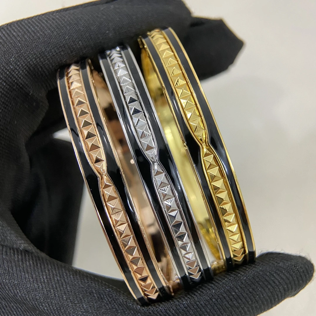Bvlgari（ブルガリ / Bvlgari）ブレスレット BGSZM0011-170新作黑边菱角ブレスレット 品番：IFM496952