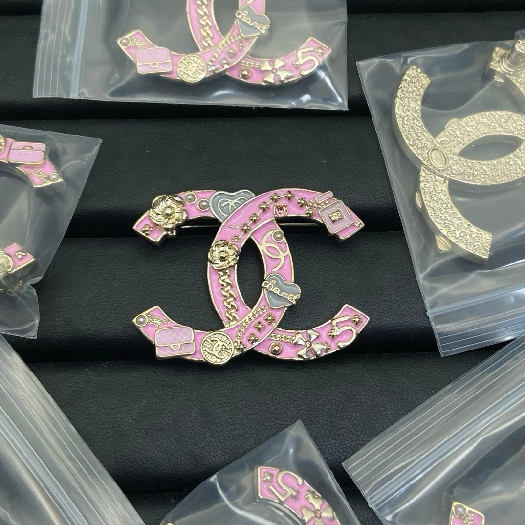 Chanel(シャネル / Chanel)Chanel(シャネル / Chanel)双Cマルチエレメントピンクブローチ入荷