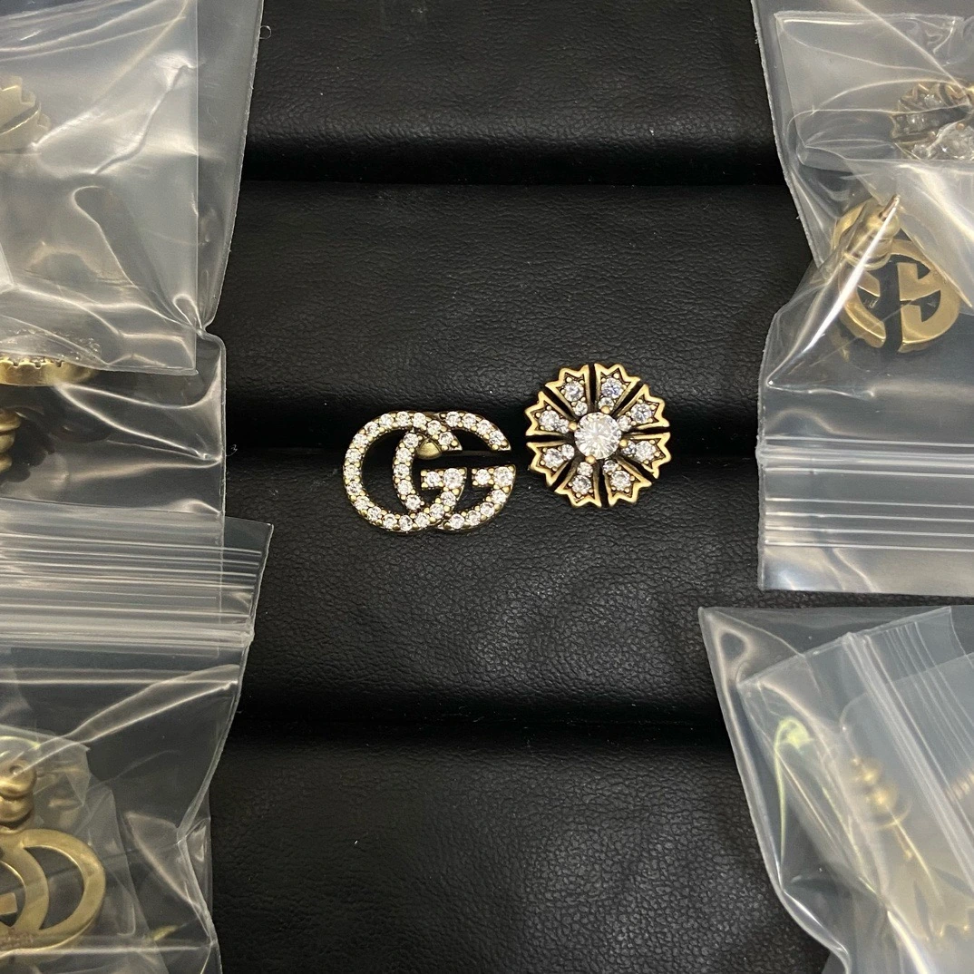 Gucci（グッチ / Gucci）Gucci（グッチ / Gucci）双G雏菊ピアス入荷