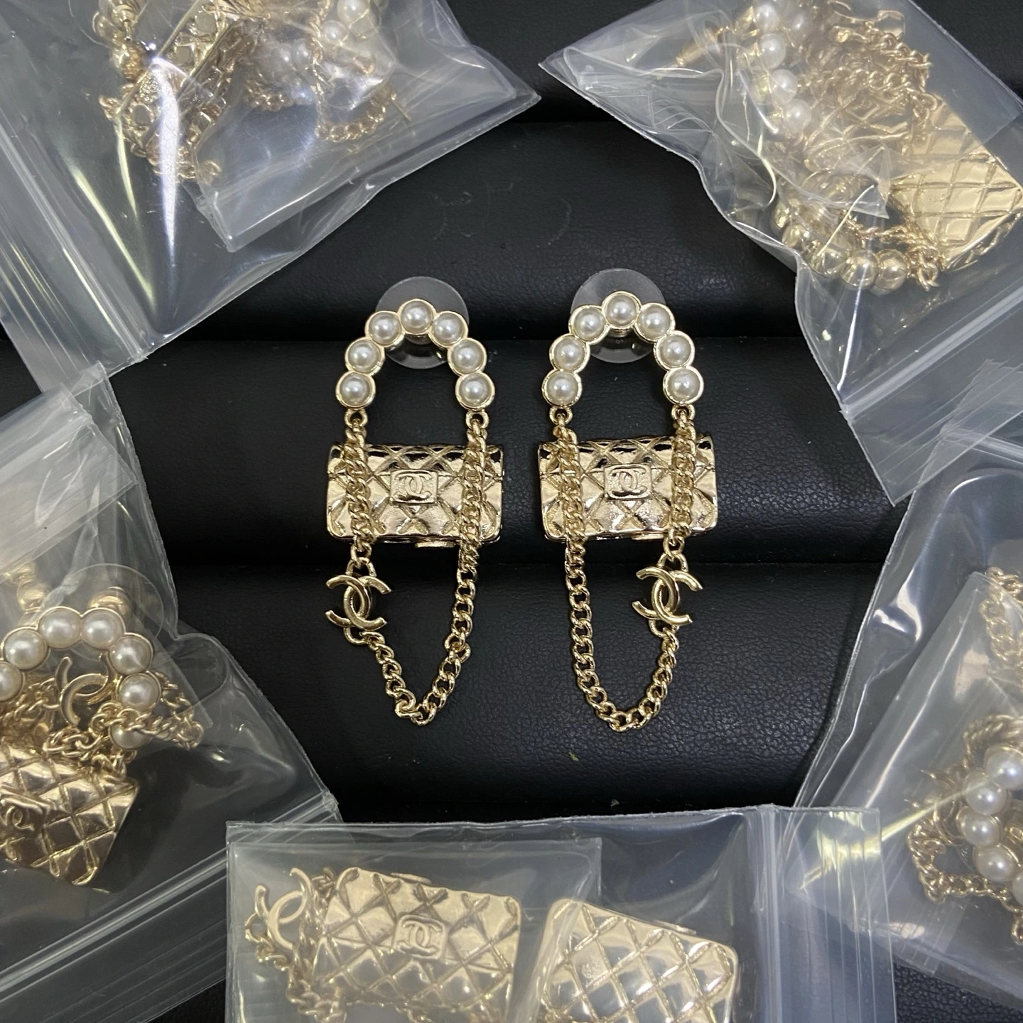 Chanel(シャネル / Chanel)Chanel(シャネル / Chanel)菱格包包タッセルピアス入荷