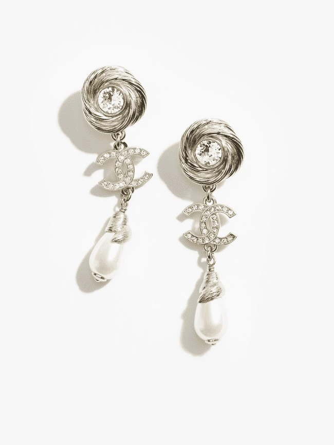 Chanel(シャネル / Chanel)旋转螺纹シリーズ レターフルパヴェ 水滴パールペンダントピアス