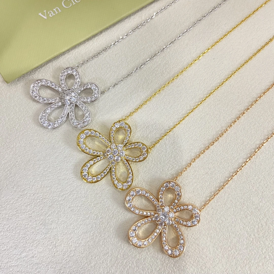 Van Cleef & Arpels(ヴァンクリーフ&アーペル / VCA)ネックレス FKXLM0018-046フルパヴェフラワーネックレス 品番:BEM130285