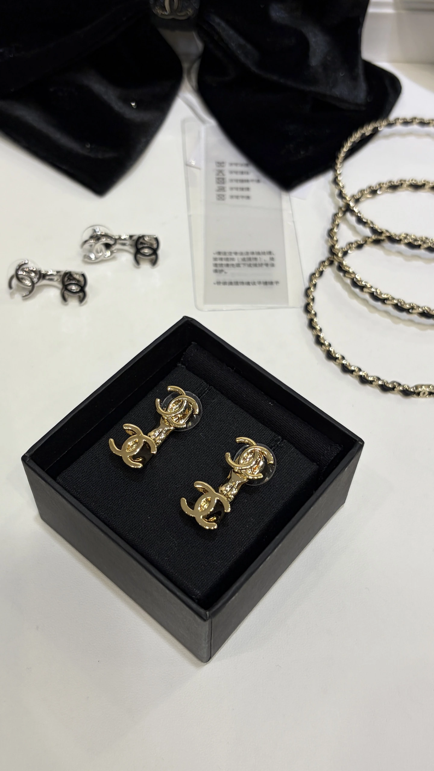 CHANEL WAY ピアス