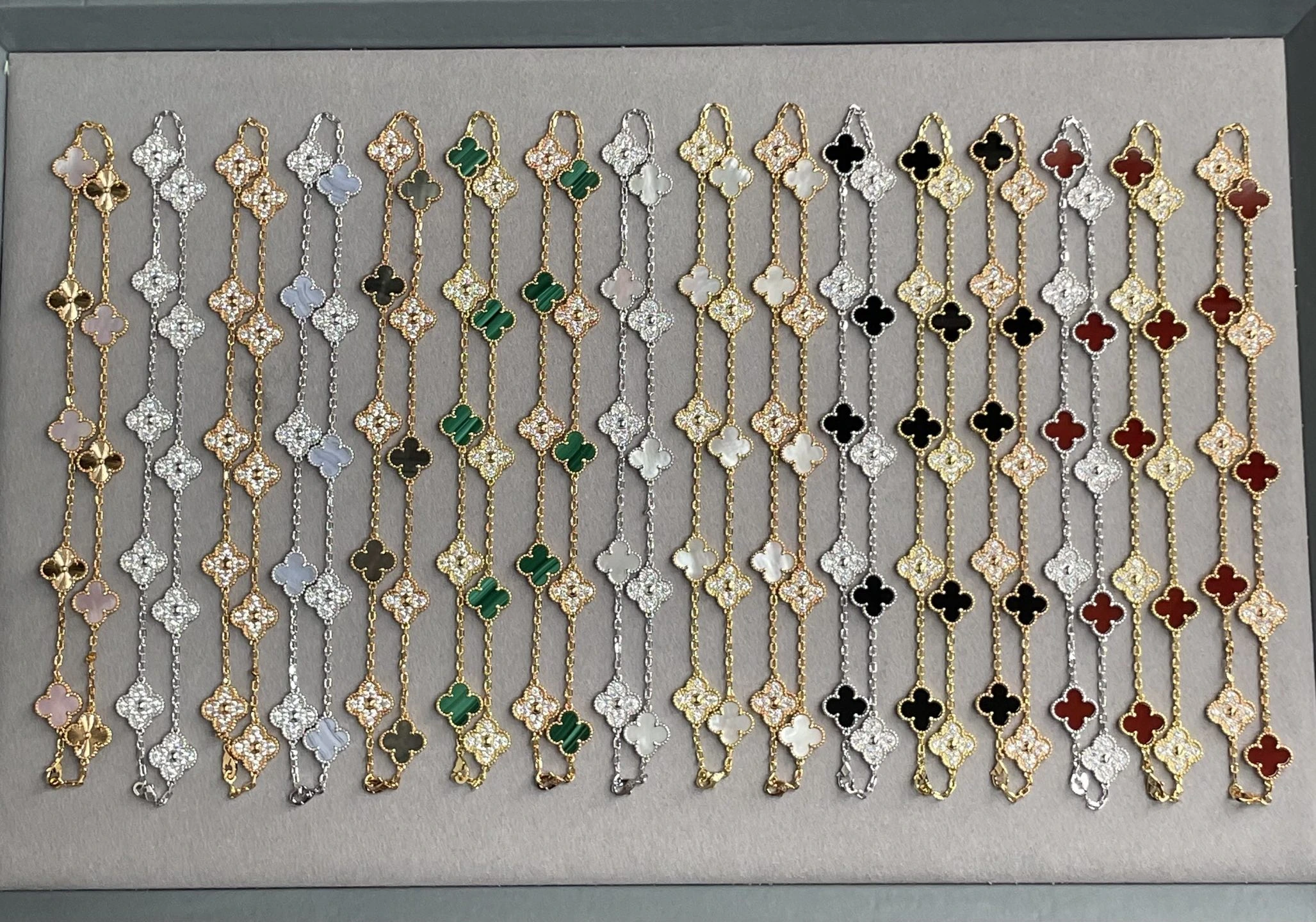 Van Cleef & Arpels(ヴァンクリーフ&アーペル / VCA)十花 クローバーで庫ありセット写真