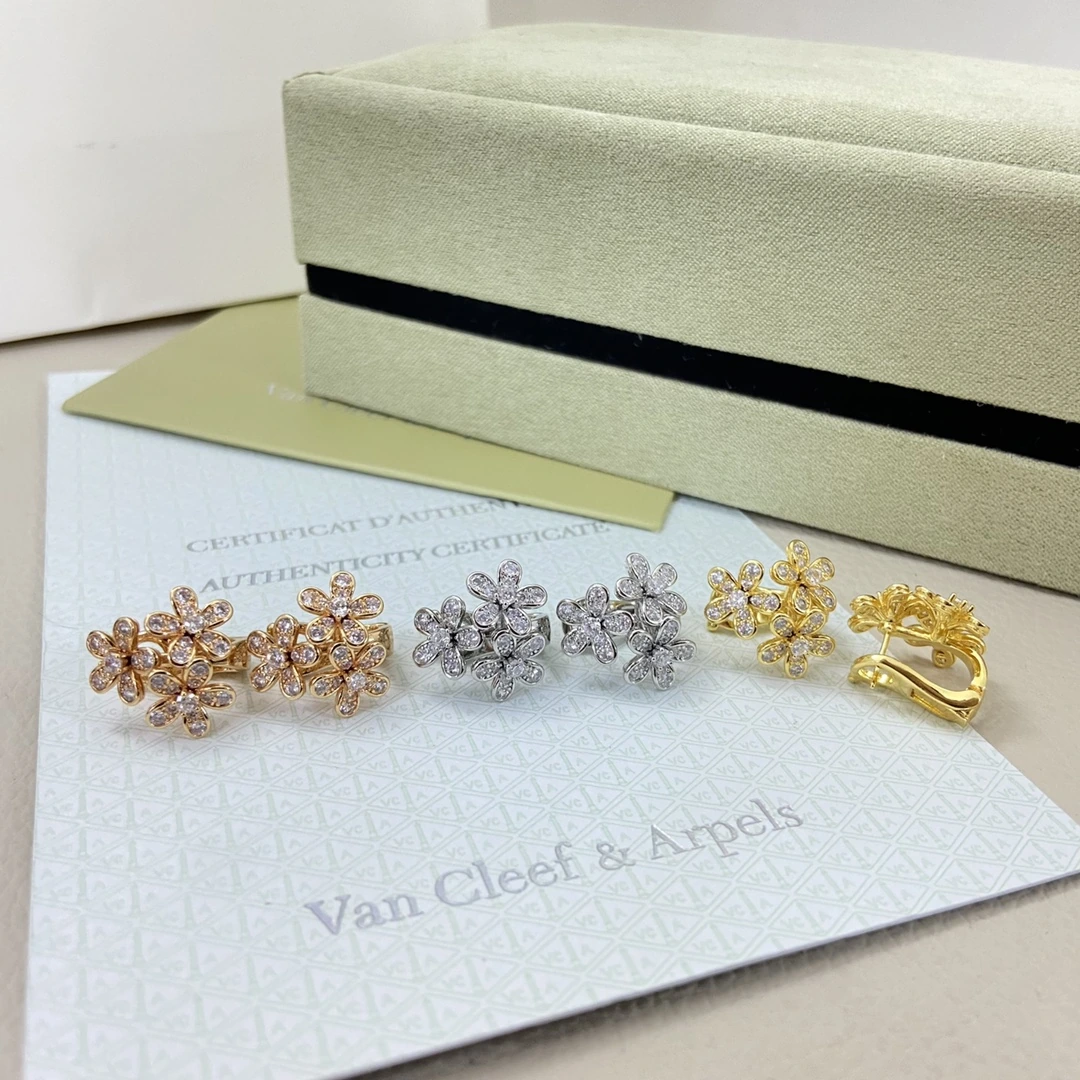 Van Cleef & Arpels(ヴァンクリーフ&アーペル / VCA)イヤリング FKEPH0005-060新作三合一フルパヴェフラワーイヤリング 品番:CBH239385