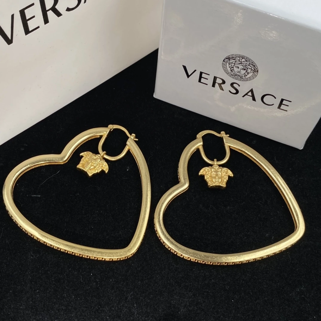Versace(ヴェルサーチ / Versace)ピアス