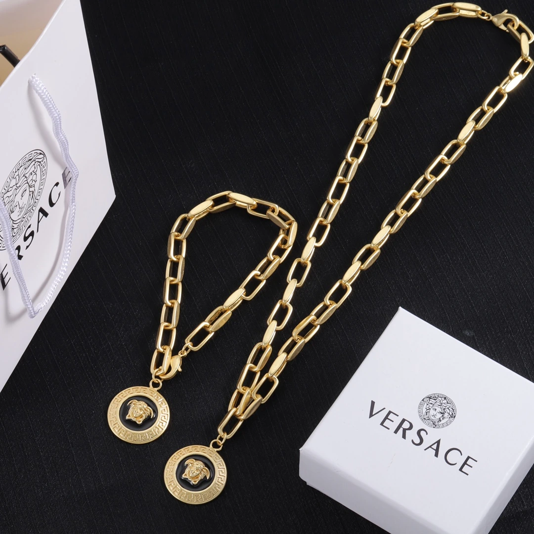 Versace(ヴェルサーチ / Versace) Versace(ヴェルサーチ / Versace)💰ネックレス145ブレスレット95 Versace(ヴェルサーチ / Versace)セット