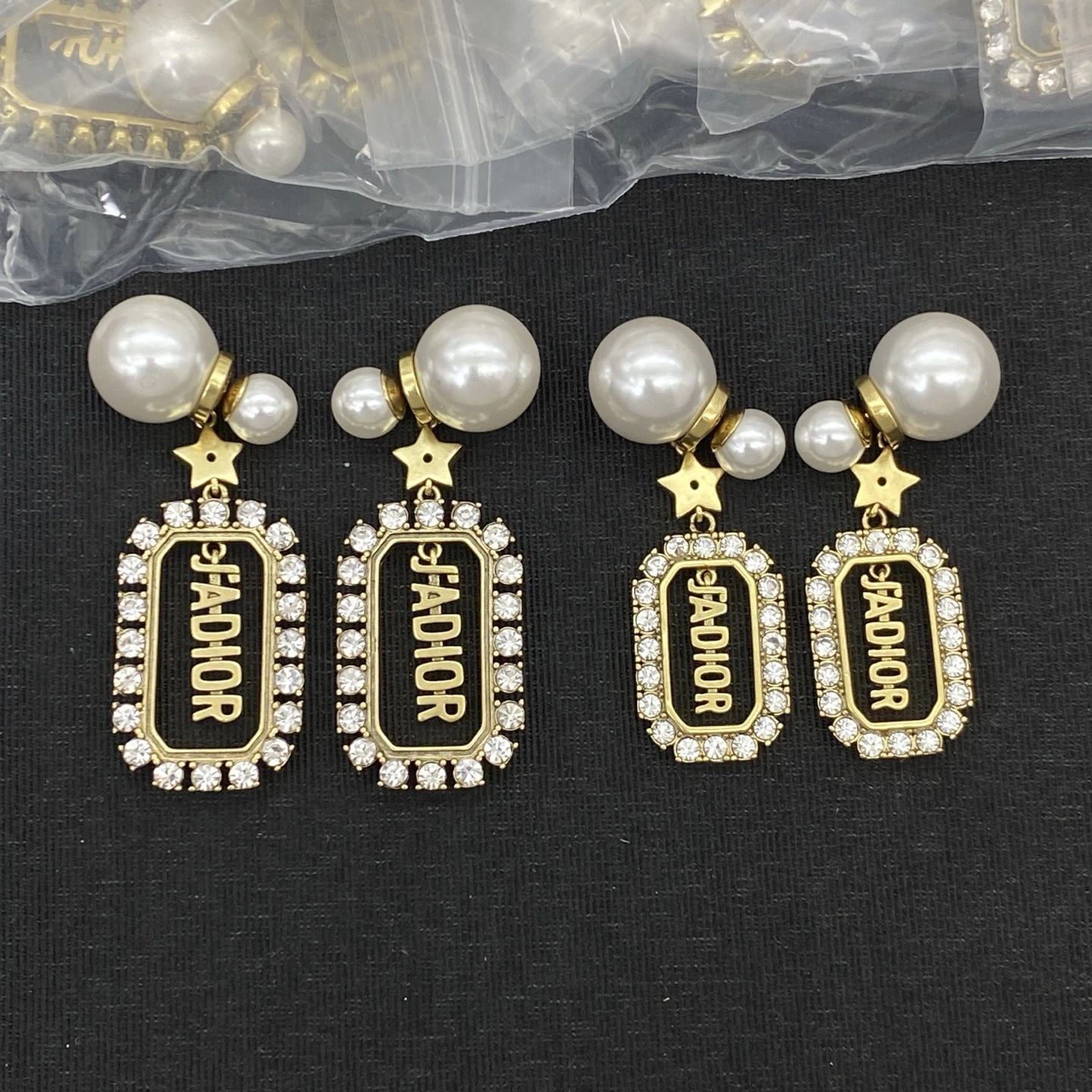 Dior(ディオール / Dior)Dior(ディオール / Dior)ピアス入荷