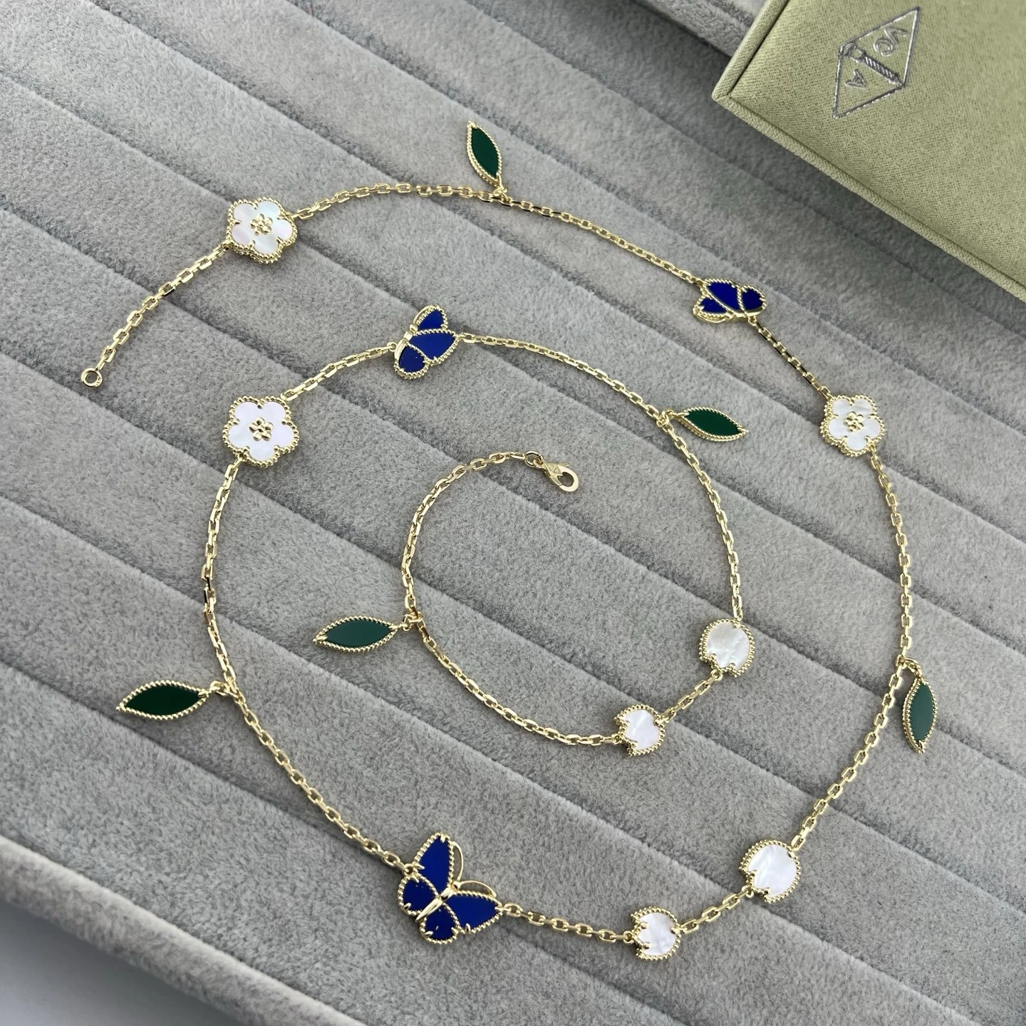 Van Cleef & Arpels(ヴァンクリーフ&アーペル / VCA) 新作入荷 バタフライフラワー树叶组合ロングネックレス