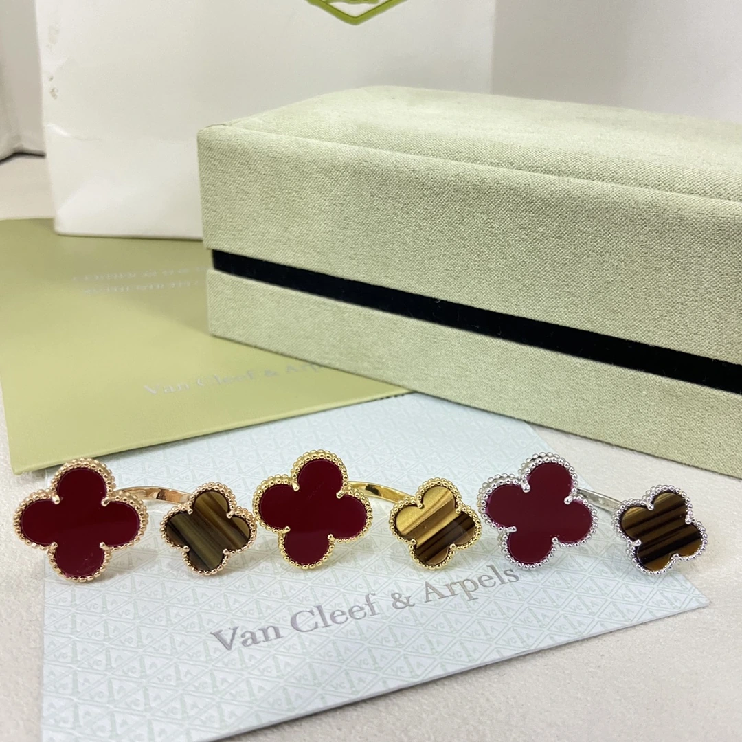 Van Cleef & Arpels(ヴァンクリーフ&アーペル / VCA)リング FKJZM0011-056新作红+虎纹大小フラワークローバーリング 品番:CFM138352