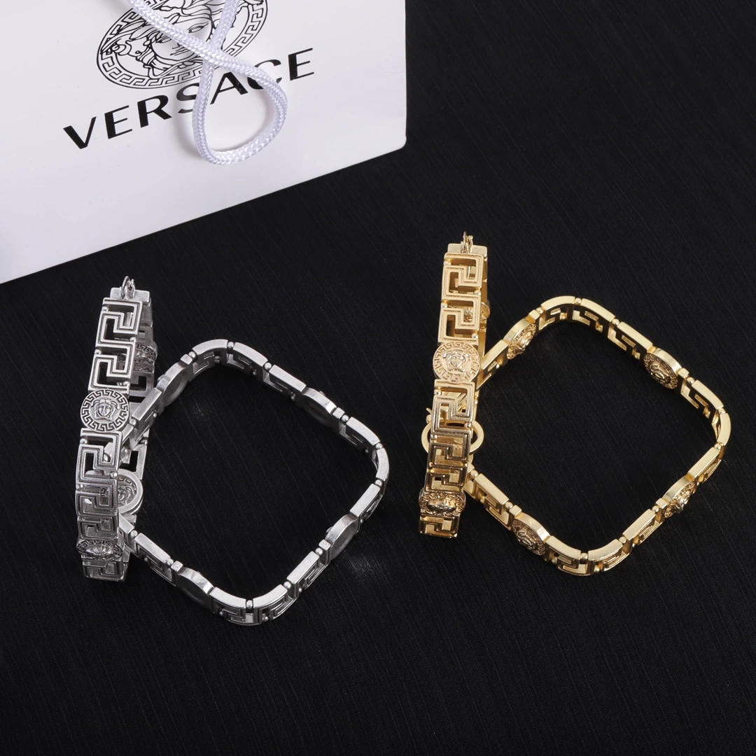 Versace(ヴェルサーチ / Versace)ピアス