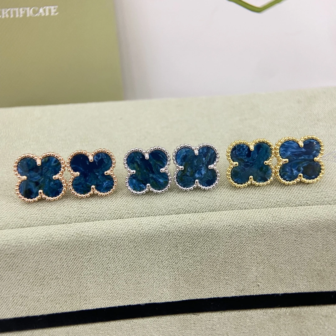 Van Cleef & Arpels(ヴァンクリーフ&アーペル / VCA)ピアス 新作ピーターグリーンクローバーピアス