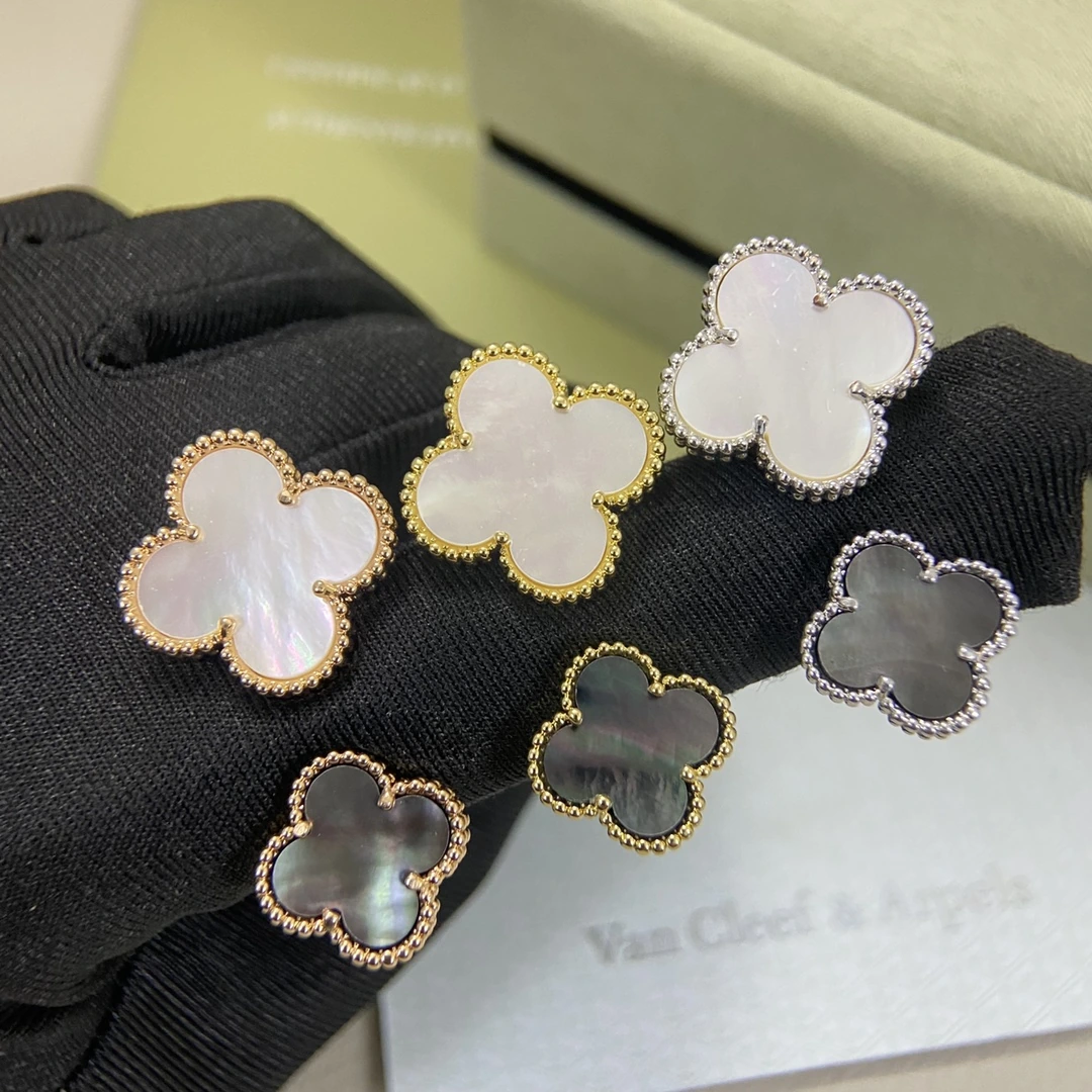 Van Cleef & Arpels(ヴァンクリーフ&アーペル / VCA)リング FKJZM0009-056新作灰+白大小フラワークローバーリング 品番:CFM138352