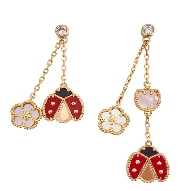Van Cleef & Arpels(ヴァンクリーフ&アーペル / VCA)フックピアス 新作タッセル梅花瓢虫フックピアス 品番:EBM360550 イエローゴールド ローズゴールド