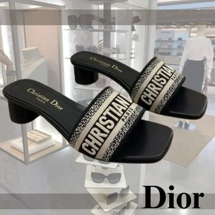 時代を超えて愛されている♪【Dior】Dway ヒール スライド