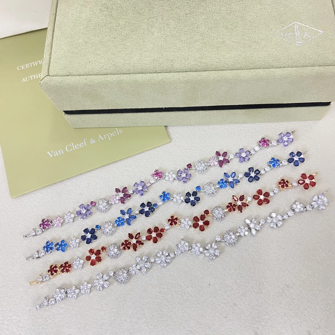 Van Cleef & Arpels(ヴァンクリーフ&アーペル / VCA)ブレスレット FKSLH0012-130新作渐变フラワーブレスレット 品番:GEH478750