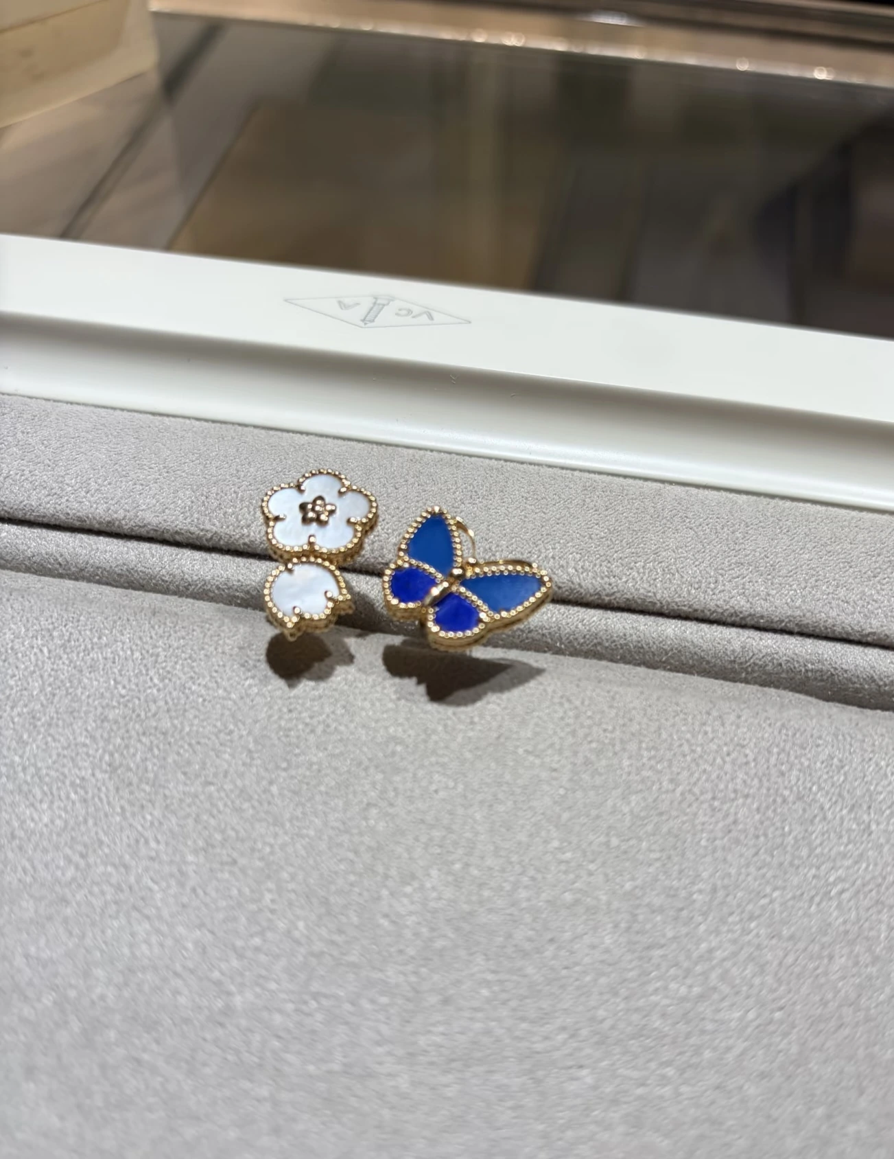 Van Cleef & Arpels(ヴァンクリーフ&アーペル / VCA)新作lucky蓝バタフライリングvca