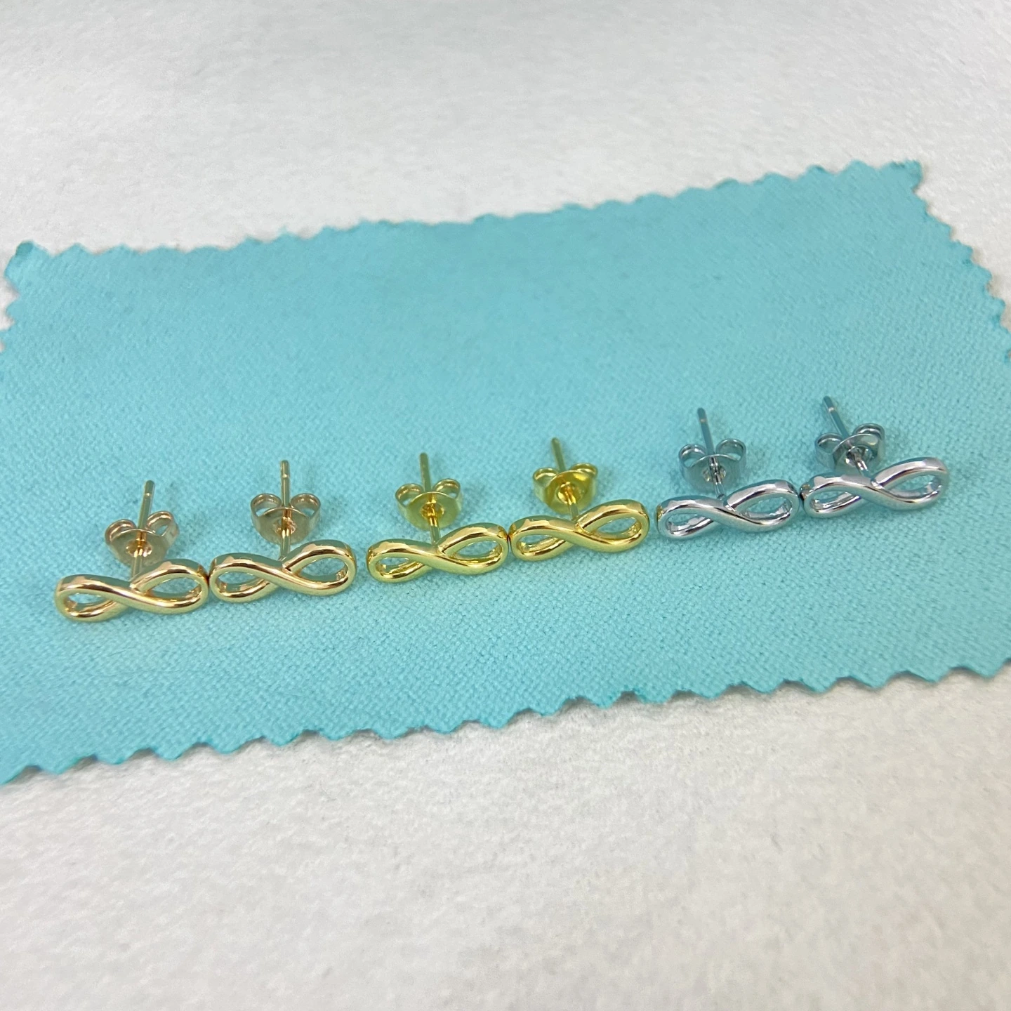 Tiffany(ティファニー / Tiffany)ピアス TFEDH0019-032新作鏡面8字ピアス 品番:BIH025220