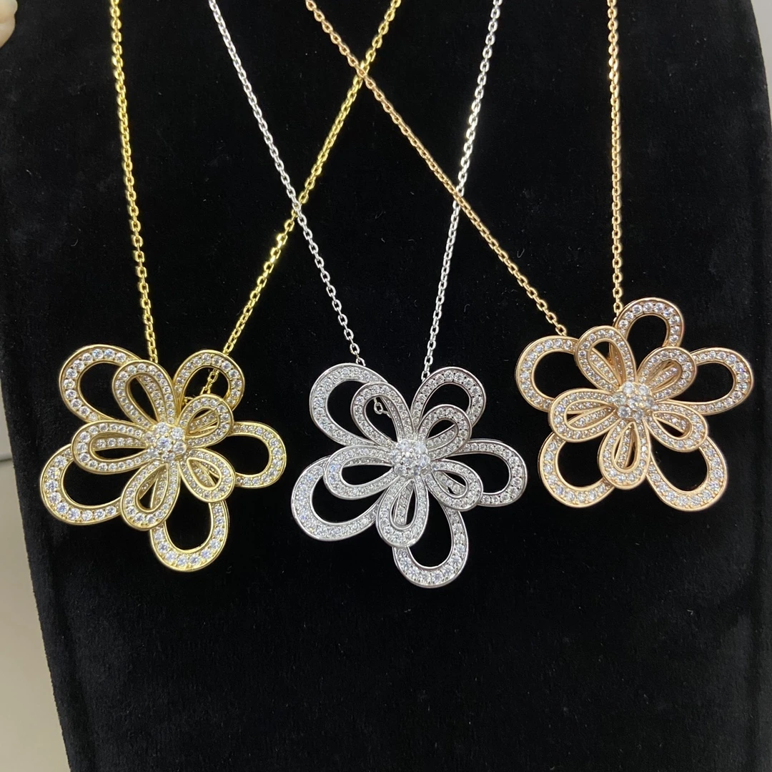 Van Cleef & Arpels(ヴァンクリーフ&アーペル / VCA)ネックレス FKXLM0006-060新作二合一フルパヴェフラワーネックレス 品番:CIM143385