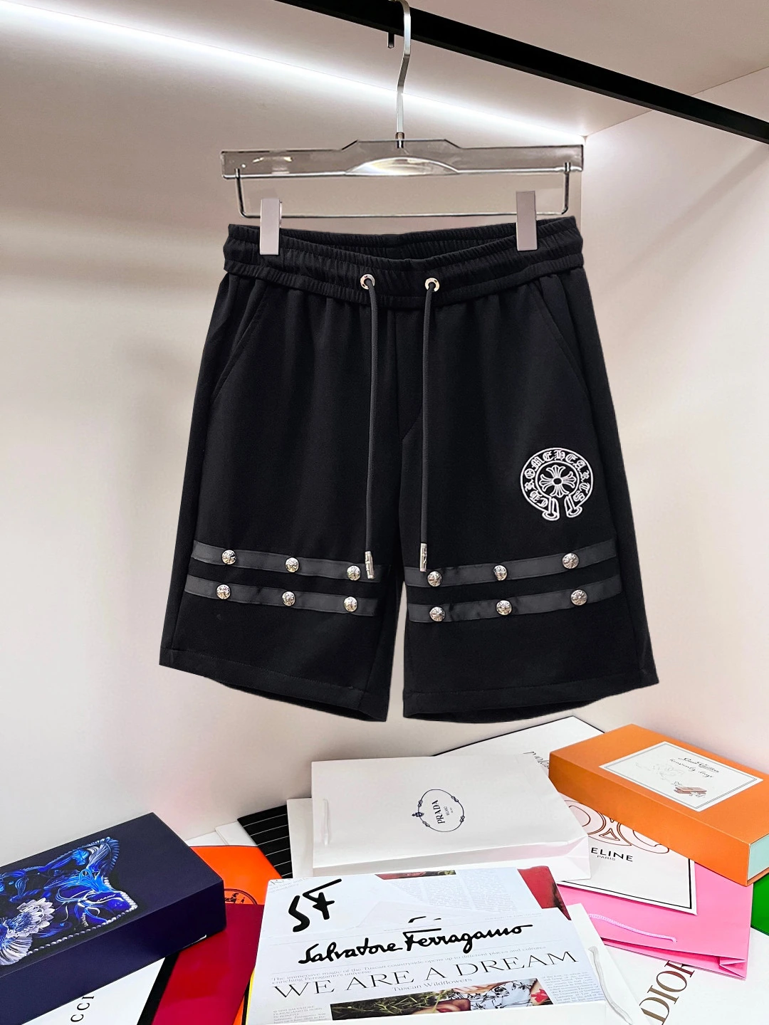 Chrome Hearts(クロムハーツ) ショートパンツ。シーズン/対象:2026・春夏。仕様:ウォッシュ加工・ロゴ。サイズ:M-3XL。ポイント:オリジナル仕様
