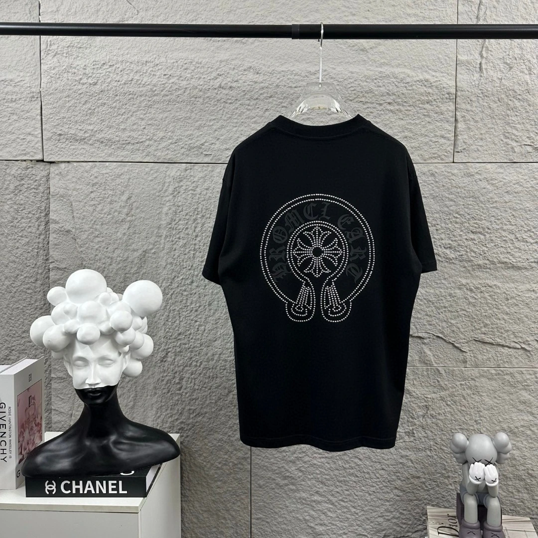 Chrome Hearts(クロムハーツ) Tシャツ。シーズン/対象:2026・春夏・ユニセックス。素材:コットン。仕様:ホースシューモチーフ。カラー:ホワイト・ブラック。サイズ:S