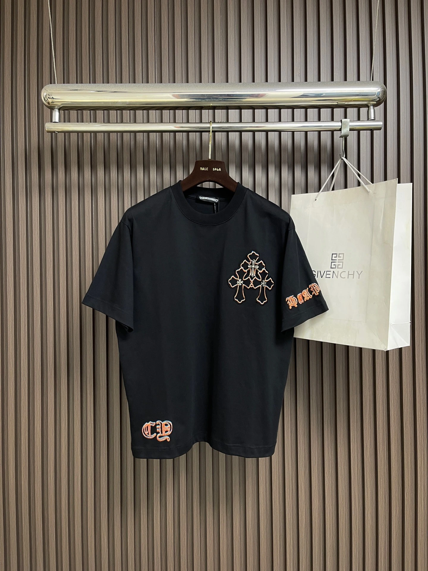 Chrome Hearts(クロムハーツ) Tシャツ。シーズン/対象:メンズ。素材:コットン。仕様:刺繍・クルーネック・ロゴ。サイズ:S-XXL