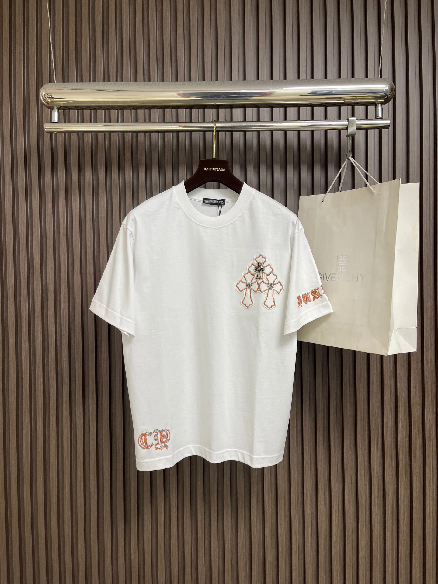 Chrome Hearts(クロムハーツ) Tシャツ。シーズン/対象:メンズ。素材:コットン。仕様:刺繍・クルーネック・ロゴ。サイズ:S-XXL
