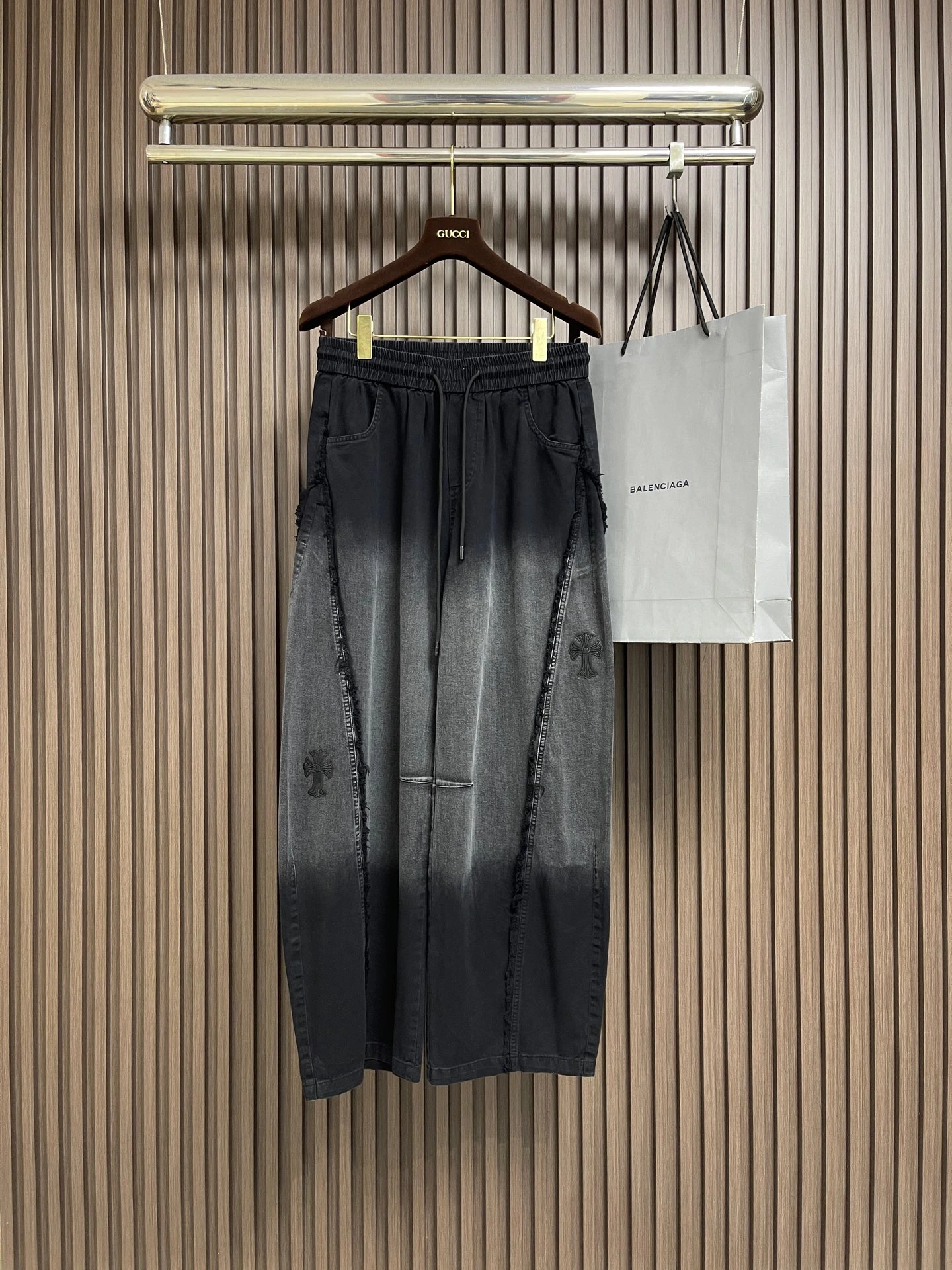 Chrome Hearts(クロムハーツ) デニムパンツ。素材:デニム。仕様:ジャカード。サイズ:M-3XL。ポイント:オリジナル仕様