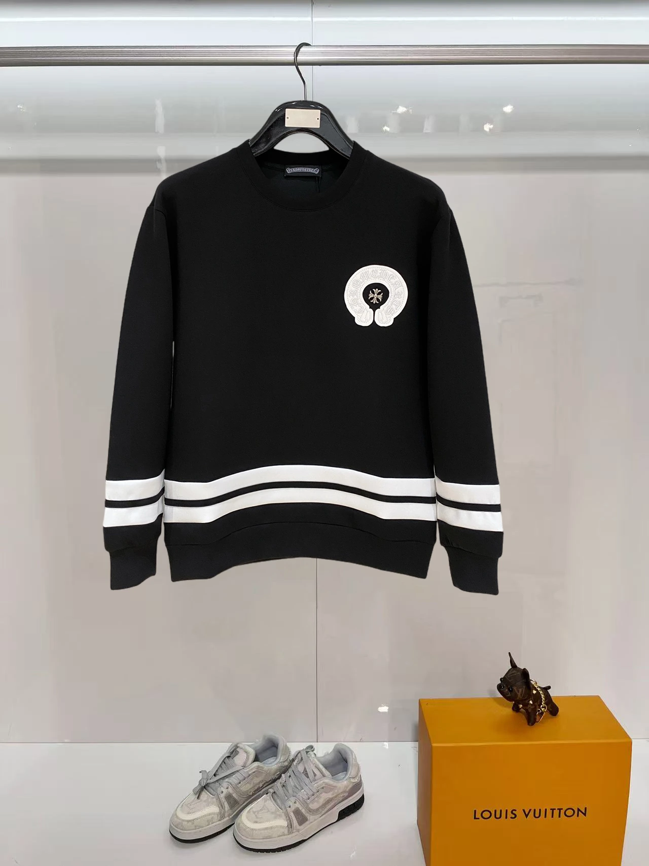 Chrome Hearts(クロムハーツ) スウェット。シーズン/対象:2026・秋冬・メンズ。仕様:リラックスフィット・通気性・ロゴ。カラー:ホワイト・ブラック。サイズ:XS/S/M/L
