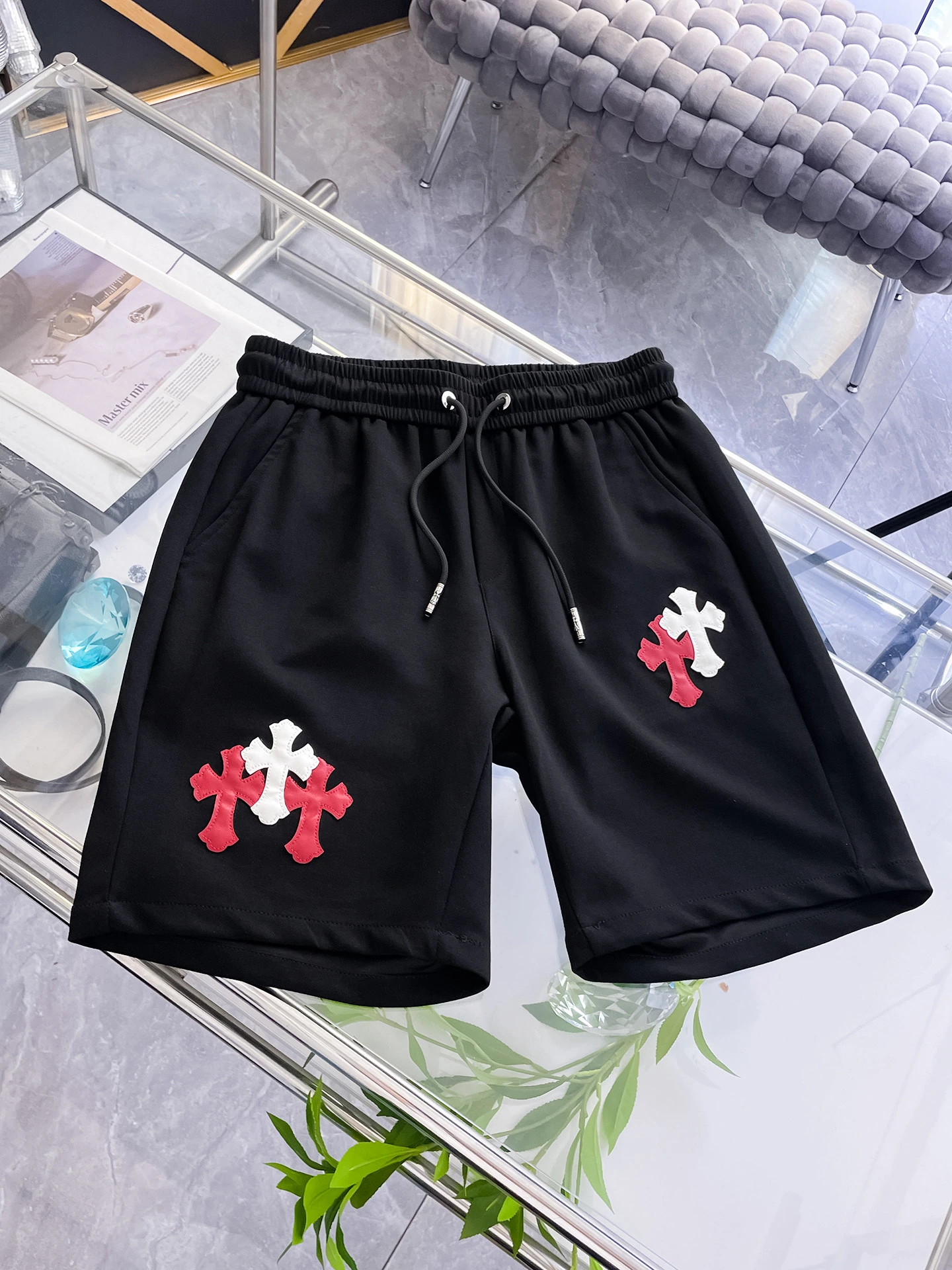 Chrome Hearts(クロムハーツ) ショートパンツ。シーズン/対象:2026・春夏。仕様:ウォッシュ加工・ロゴ。サイズ:M-3XL。ポイント:オリジナル仕様
