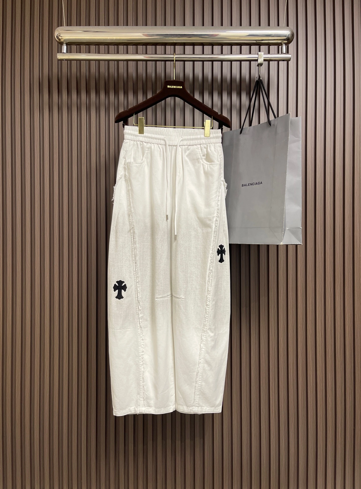 Chrome Hearts(クロムハーツ) デニムパンツ。素材:デニム。仕様:ジャカード。サイズ:M-3XL。ポイント:オリジナル仕様