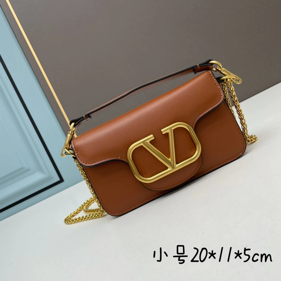 Valentino MiniLoco 小牛革ショルダーバッグ 520