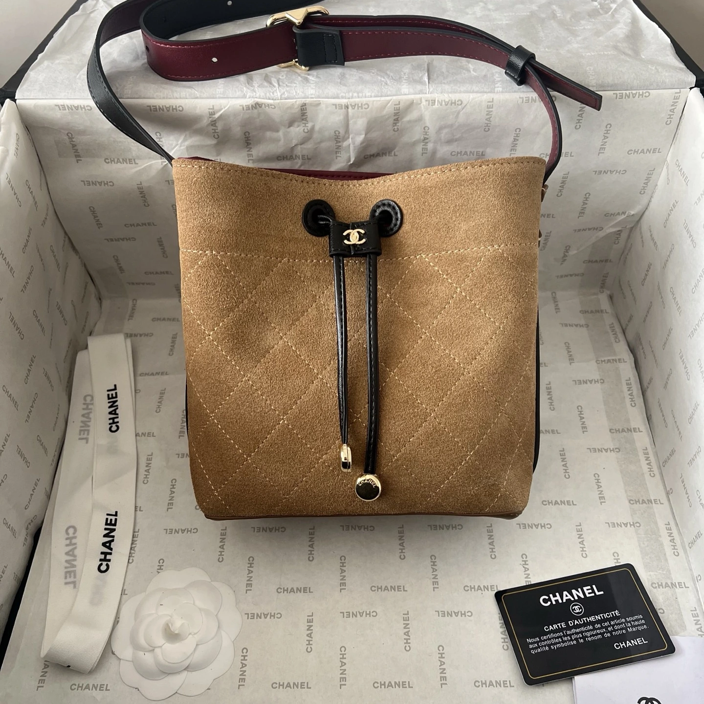 CHANEL 26B 黒金 バケットバッグ
